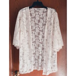 Express cream floral, lacey kimono